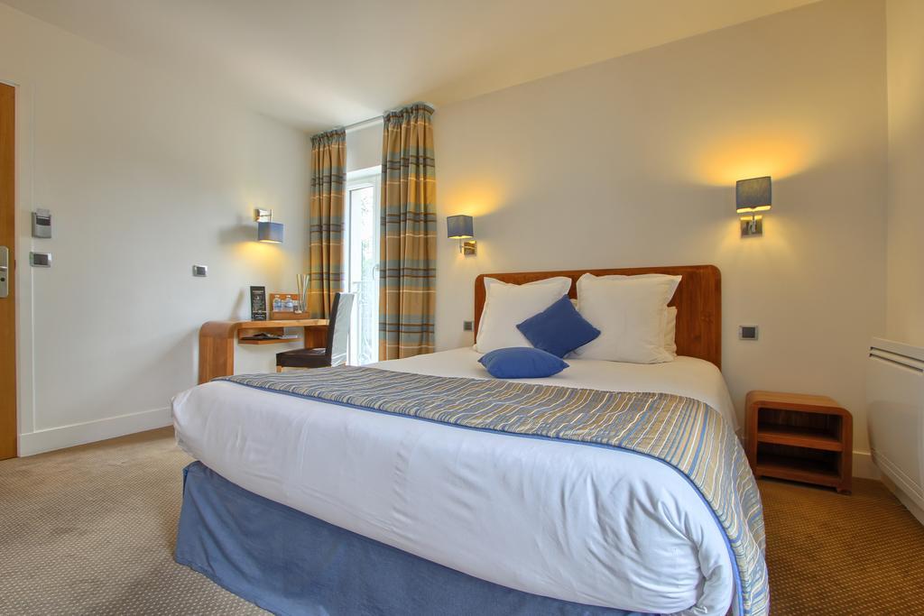 Logis Hotel & Restaurant - Le Manoir De Sauvegrain Saint-Lambert  Экстерьер фото