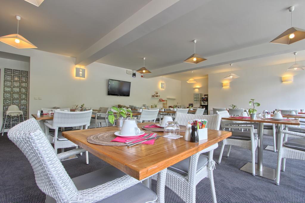 Logis Hotel & Restaurant - Le Manoir De Sauvegrain Saint-Lambert  Экстерьер фото