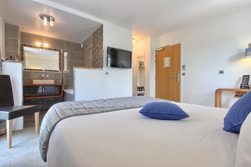 Logis Hotel & Restaurant - Le Manoir De Sauvegrain Saint-Lambert  Экстерьер фото